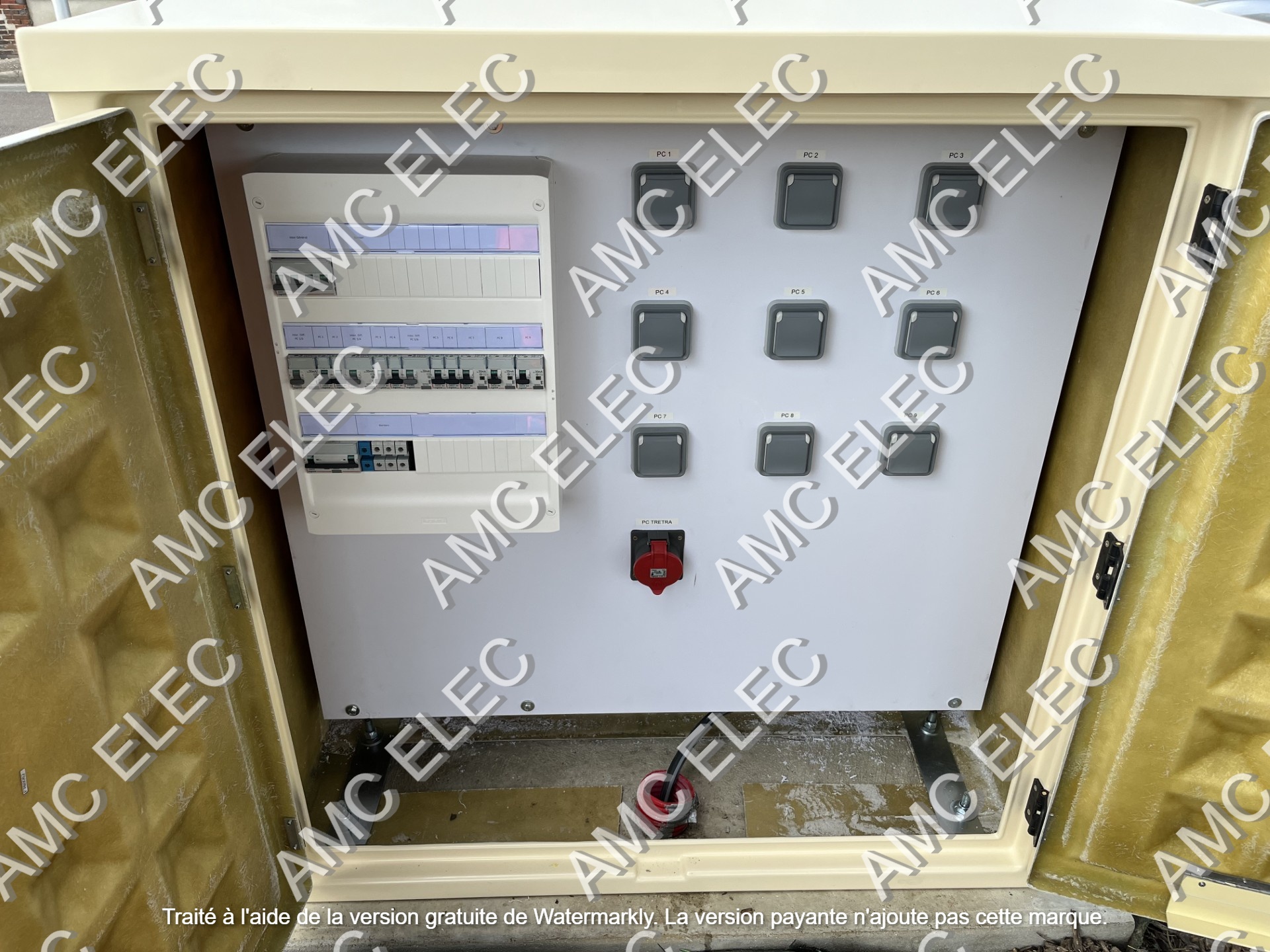 Installation de coffrets extérieur sur le domaine public